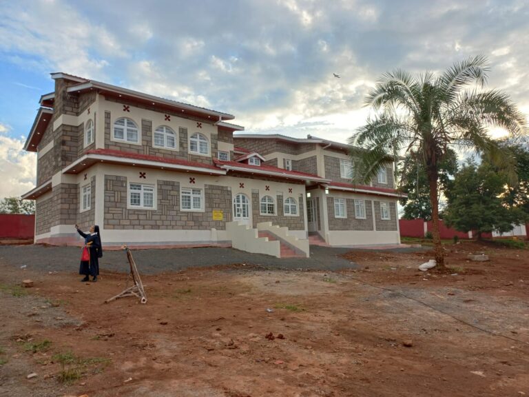 Hosue Fronmt 768x576